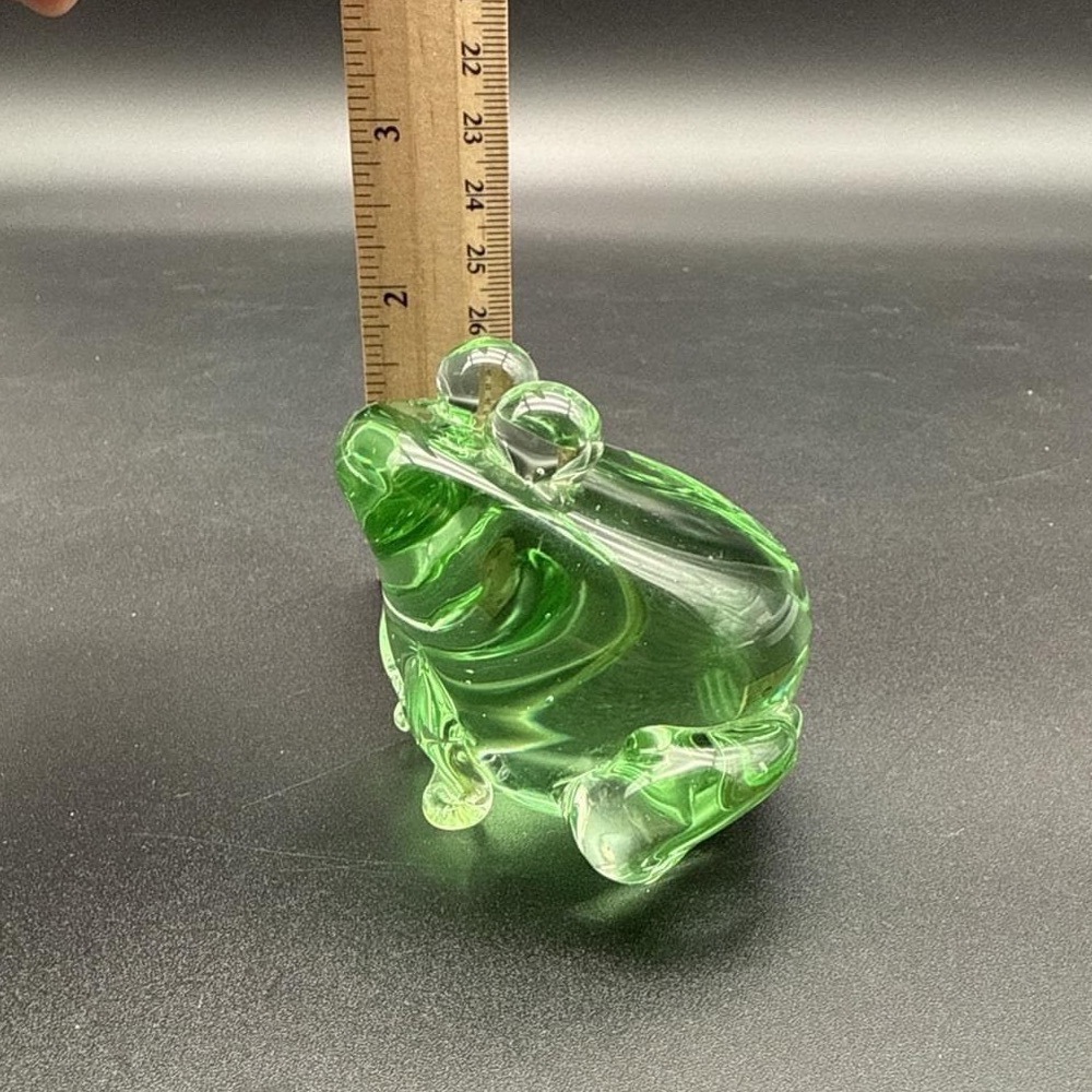 Vintage Crowning Touch Green Glass Frog Paperweight - Picture 7 of 9